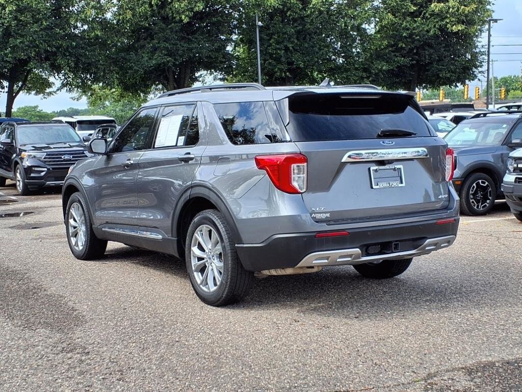 2023 Ford Explorer XLT photo 3