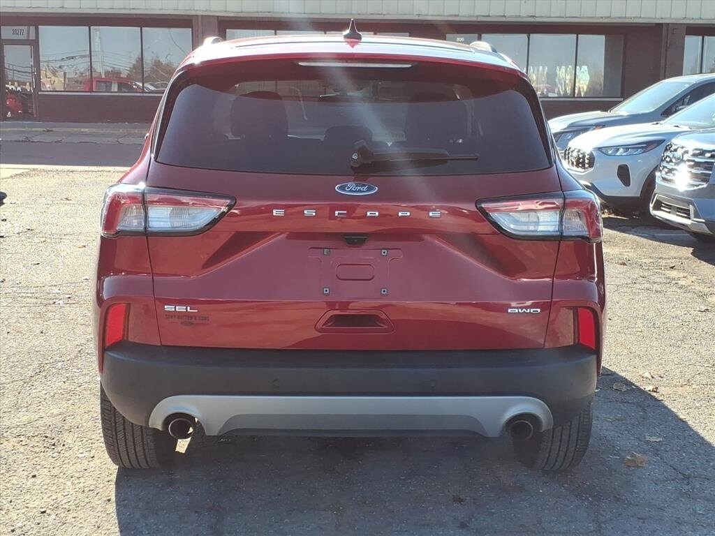 2022 Ford Escape SEL photo 4