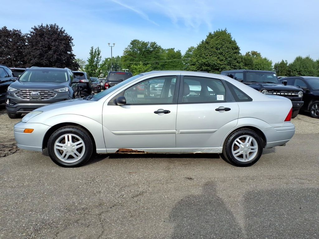 Used 2002 Ford Focus SE with VIN 1FAFP34PX2W107321 for sale in Farmington Hills, MI