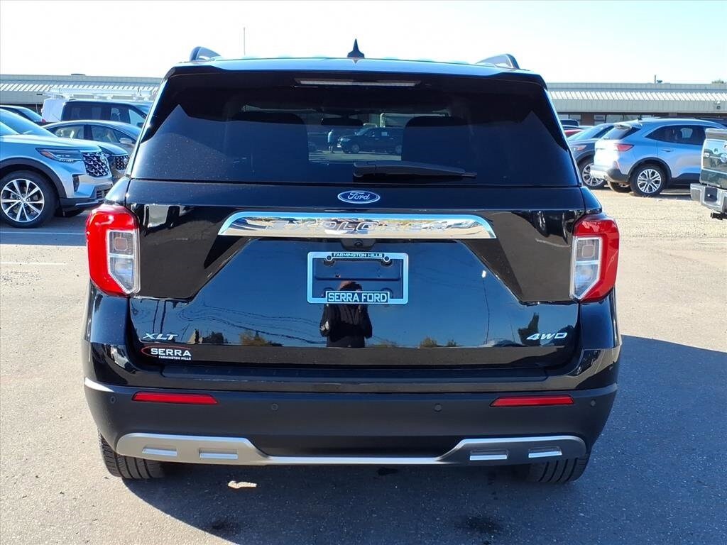 2023 Ford Explorer XLT photo 4