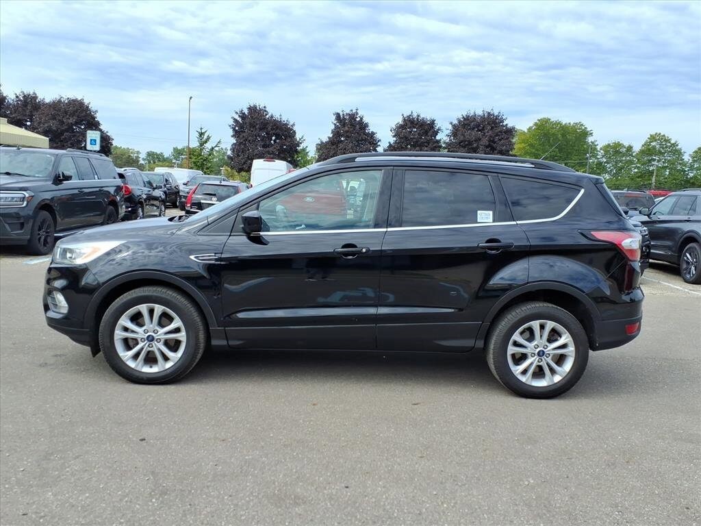 2017 Ford Escape SE photo 2