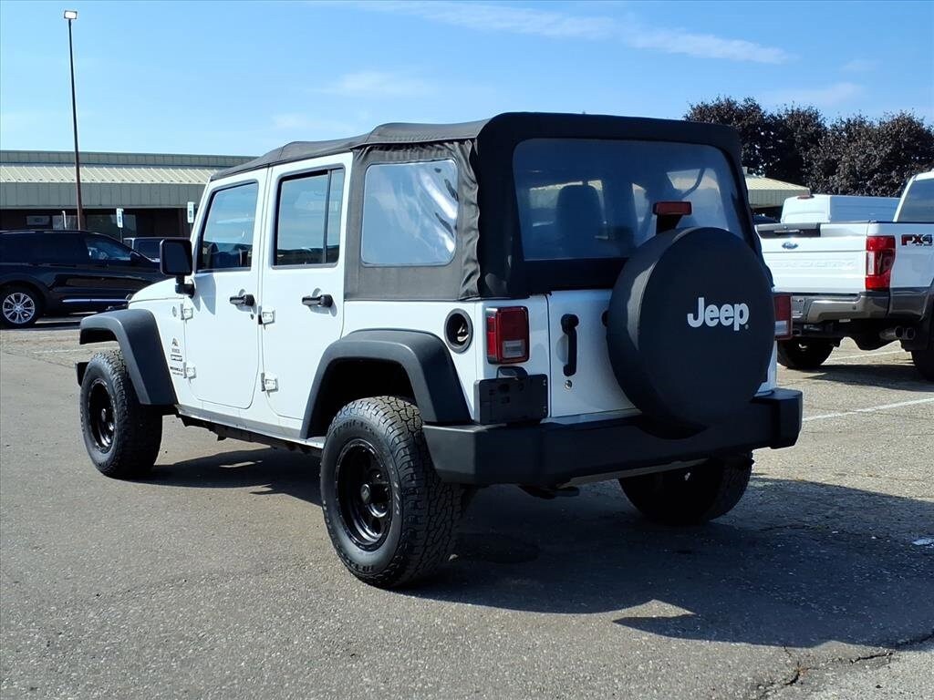 2014 Jeep Wrangler Unlimited Sport photo 3