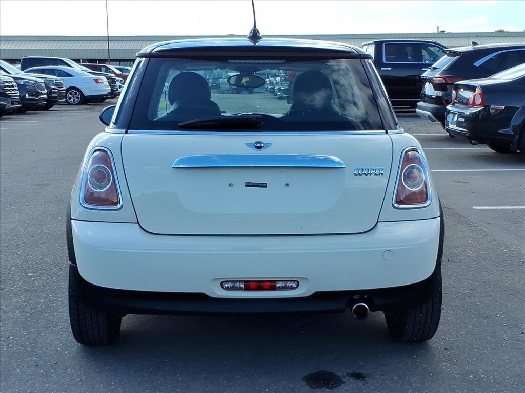 2013 Mini Cooper Hardtop photo 3