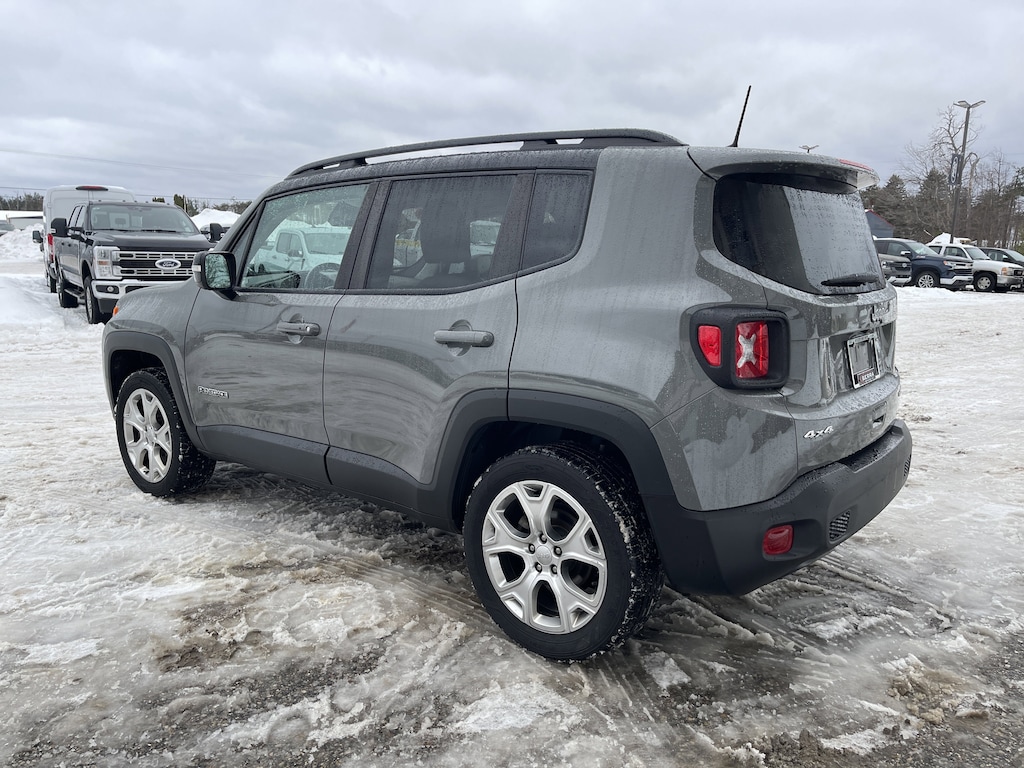 2022 Jeep Renegade Limited photo 3