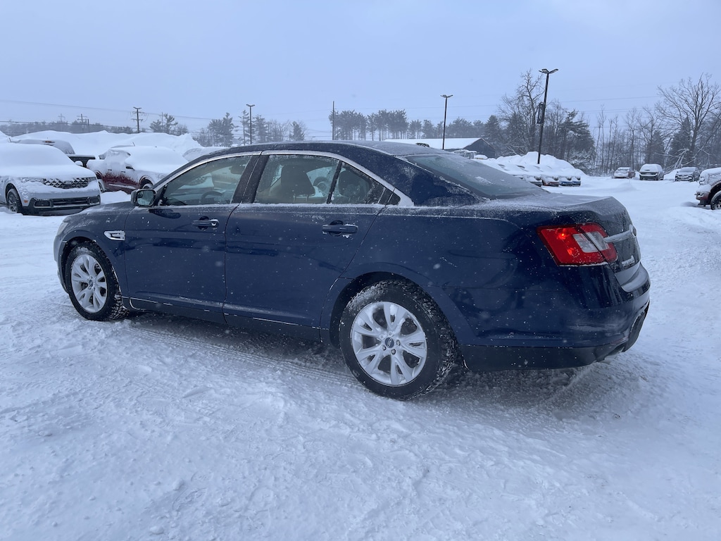 2012 Ford Taurus SEL photo 2