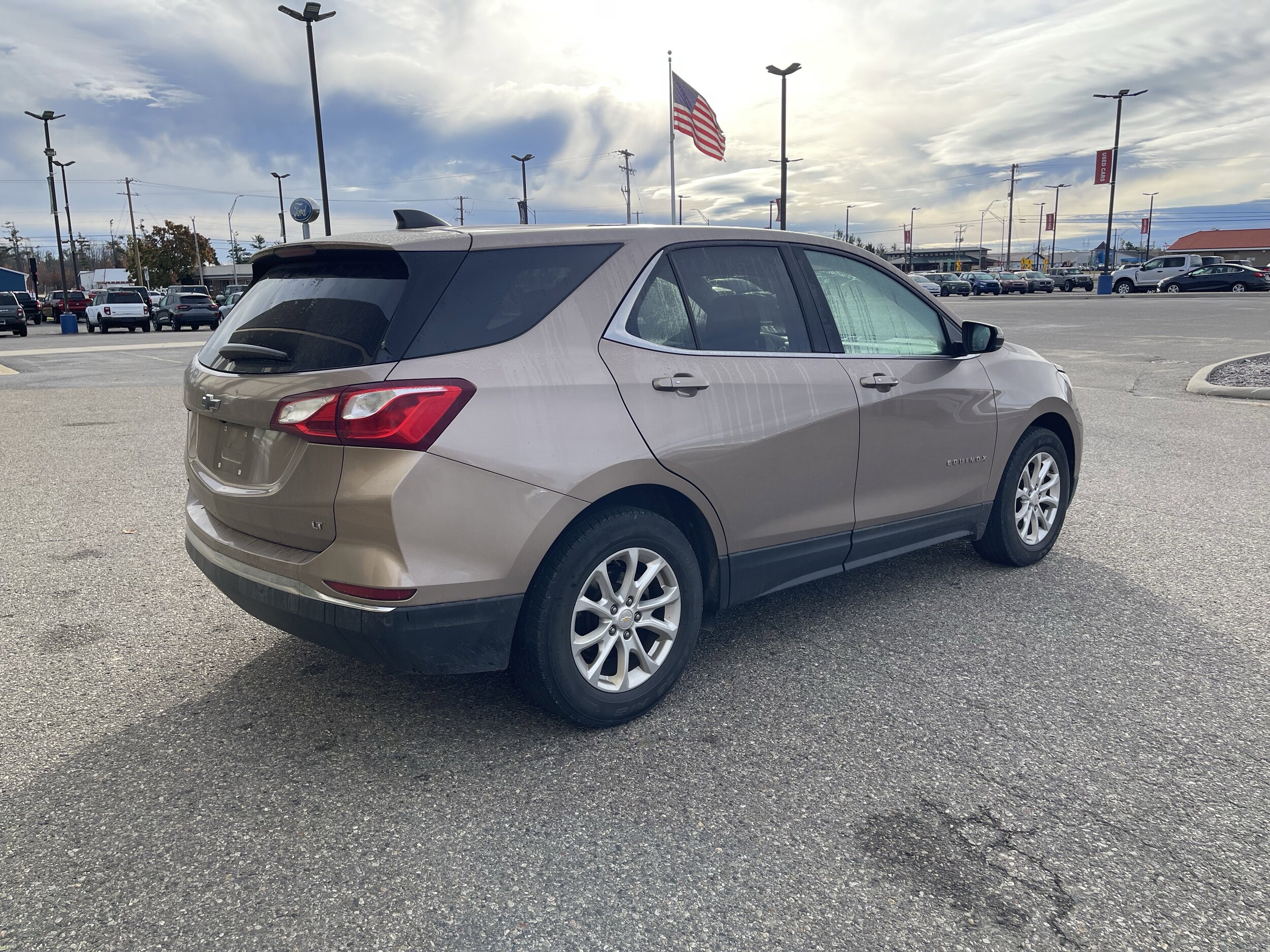 2019 Chevrolet Equinox photo 2