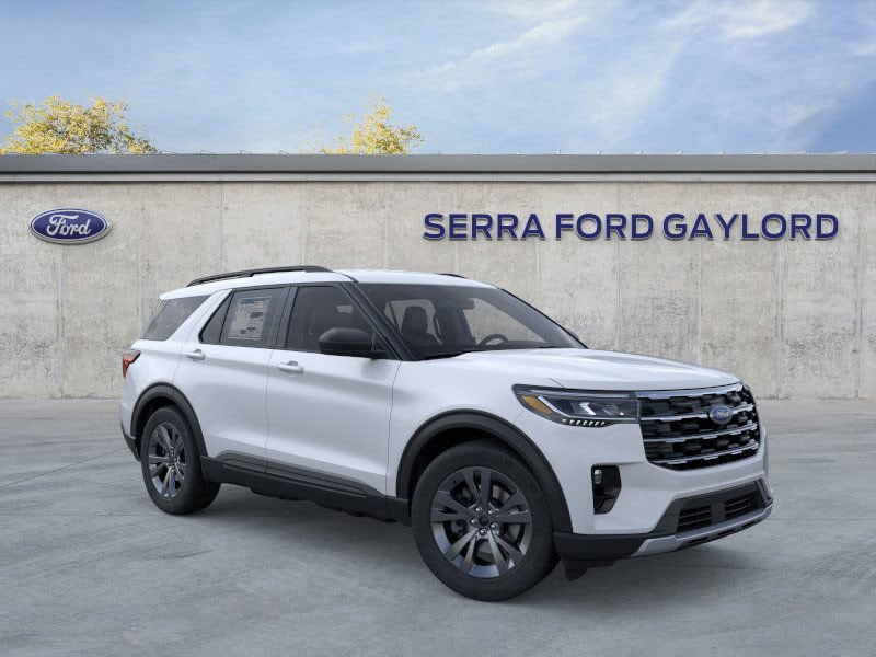 2026 Ford Explorer photo 2