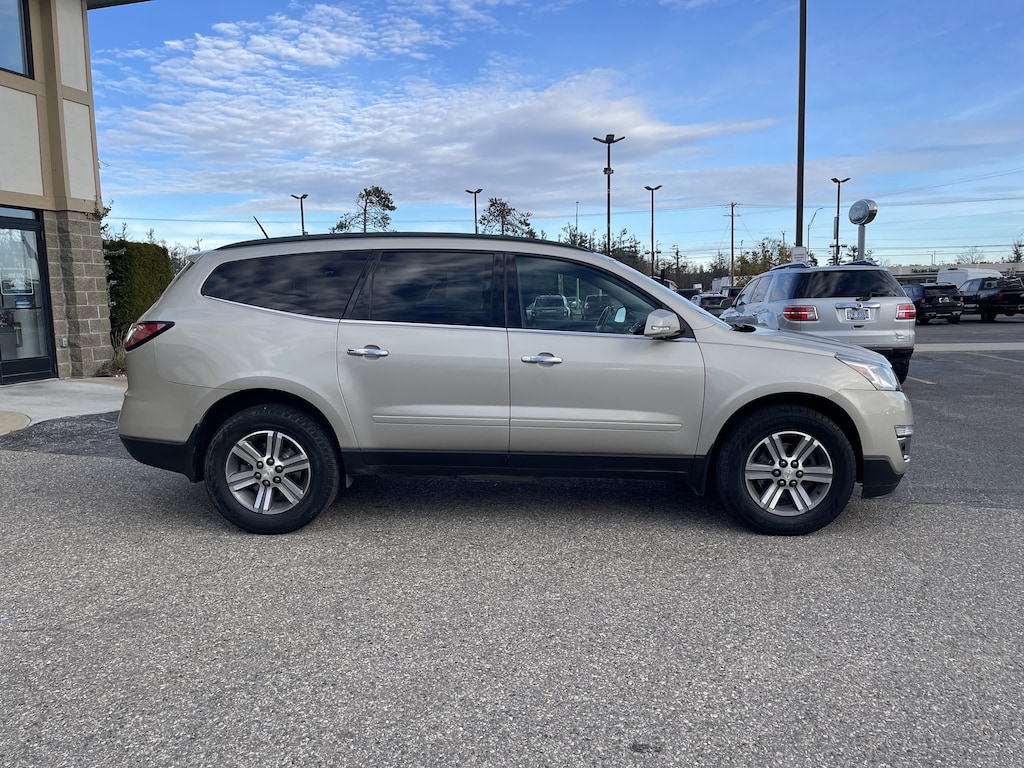 Used 2017 Chevrolet Traverse LT FWD LT w/2LT