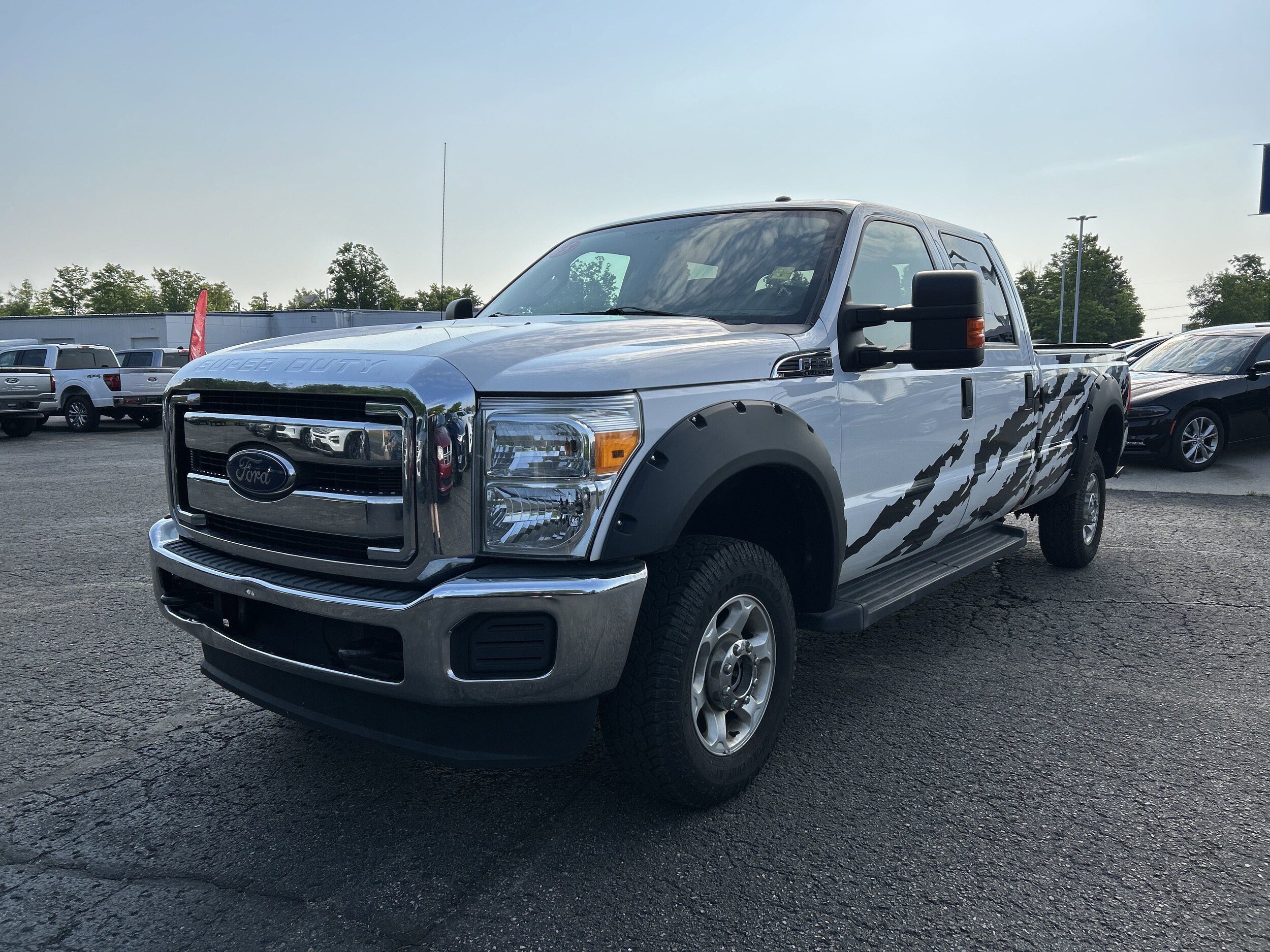 2015 Ford F-350 XLT photo 4