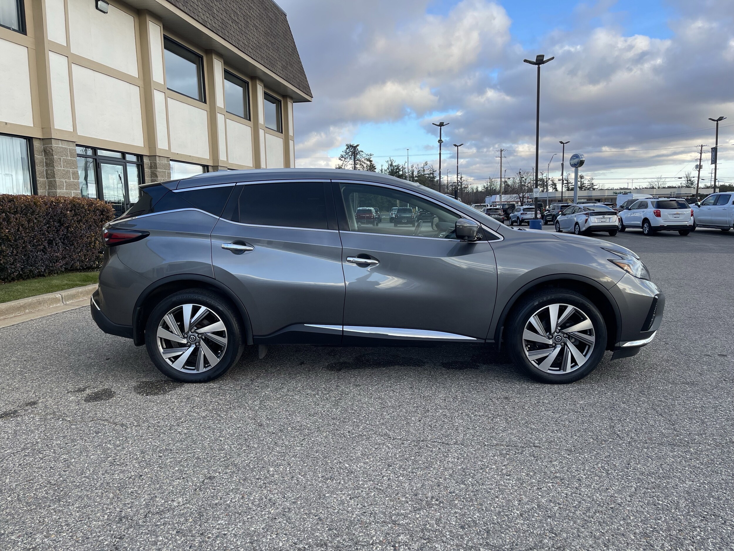 2021 Nissan Murano SL photo 2