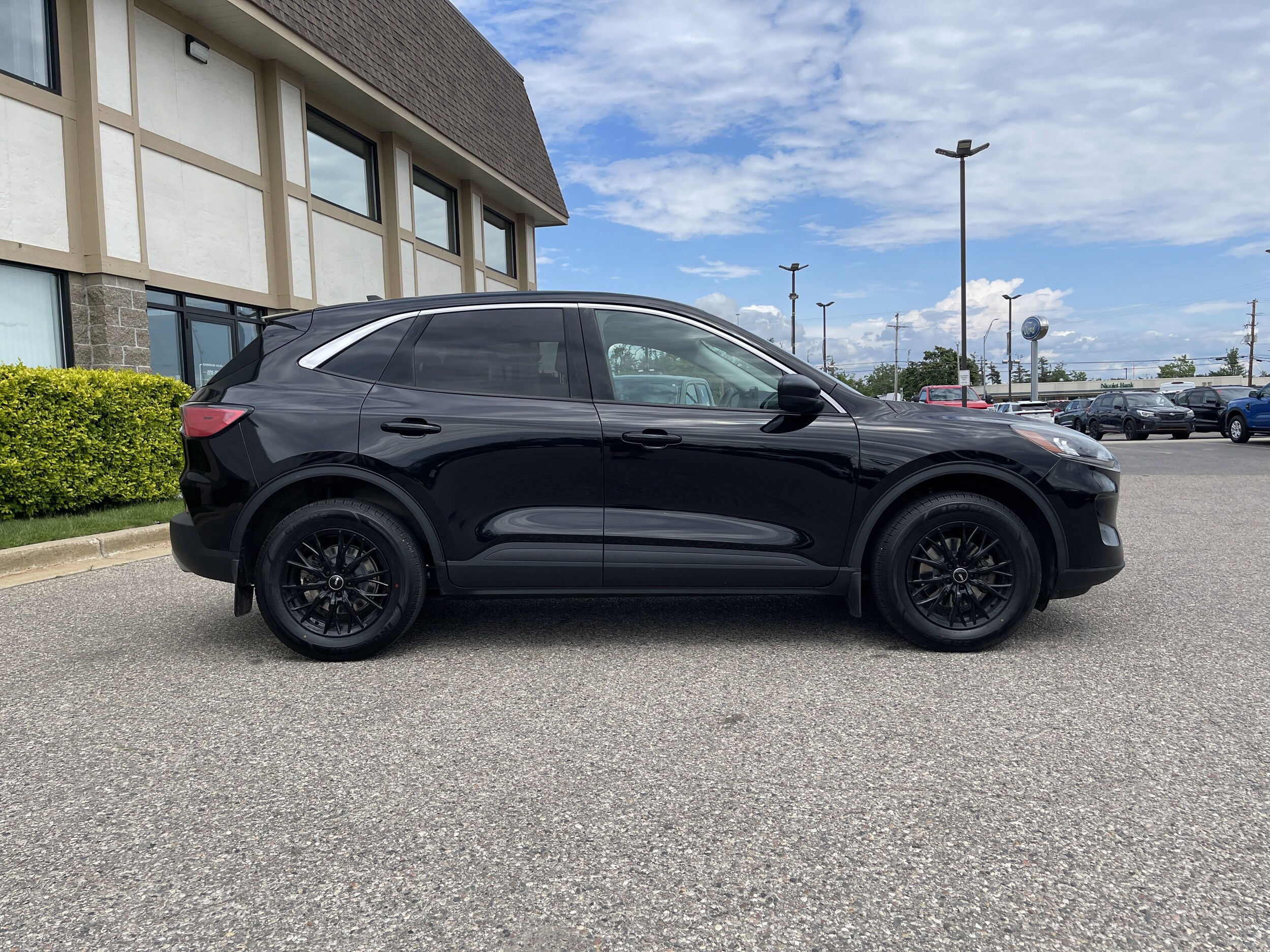 2022 Ford Escape SE photo 3