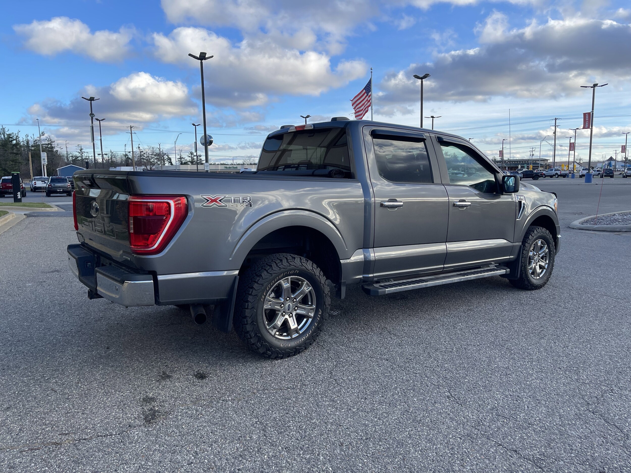2021 Ford F-150 XLT photo 3