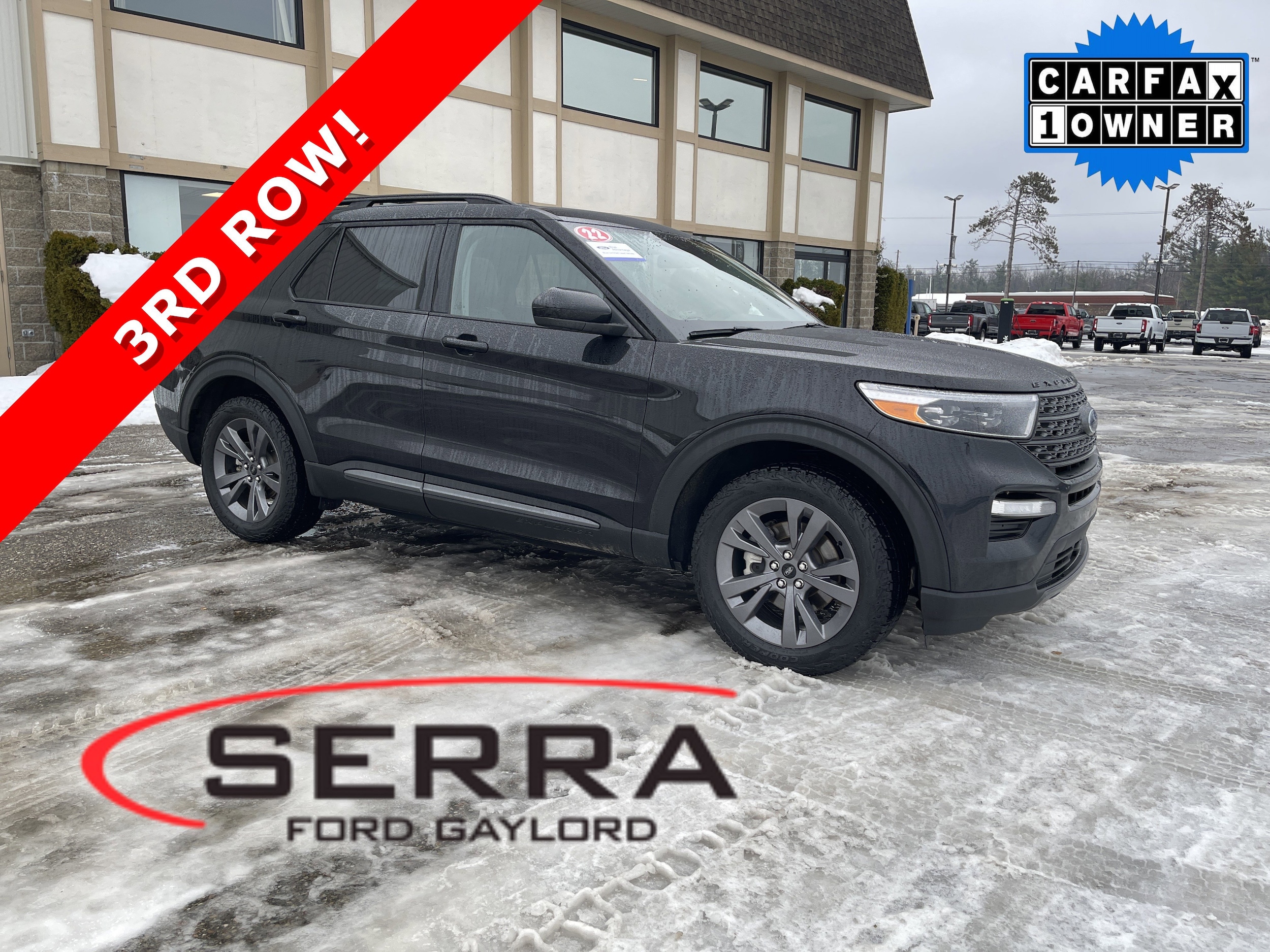 2022 Ford Explorer XLT's photo