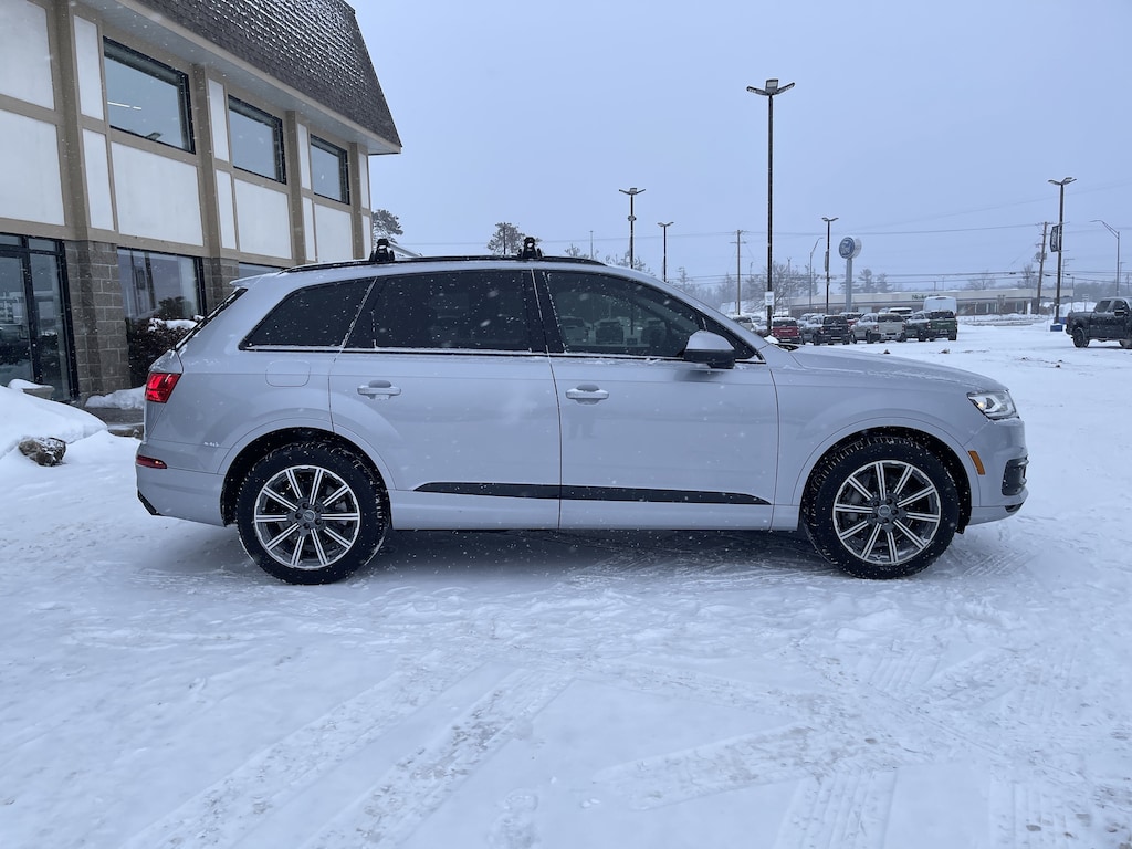 2019 Audi Q7 Premium 55 quattro photo 2