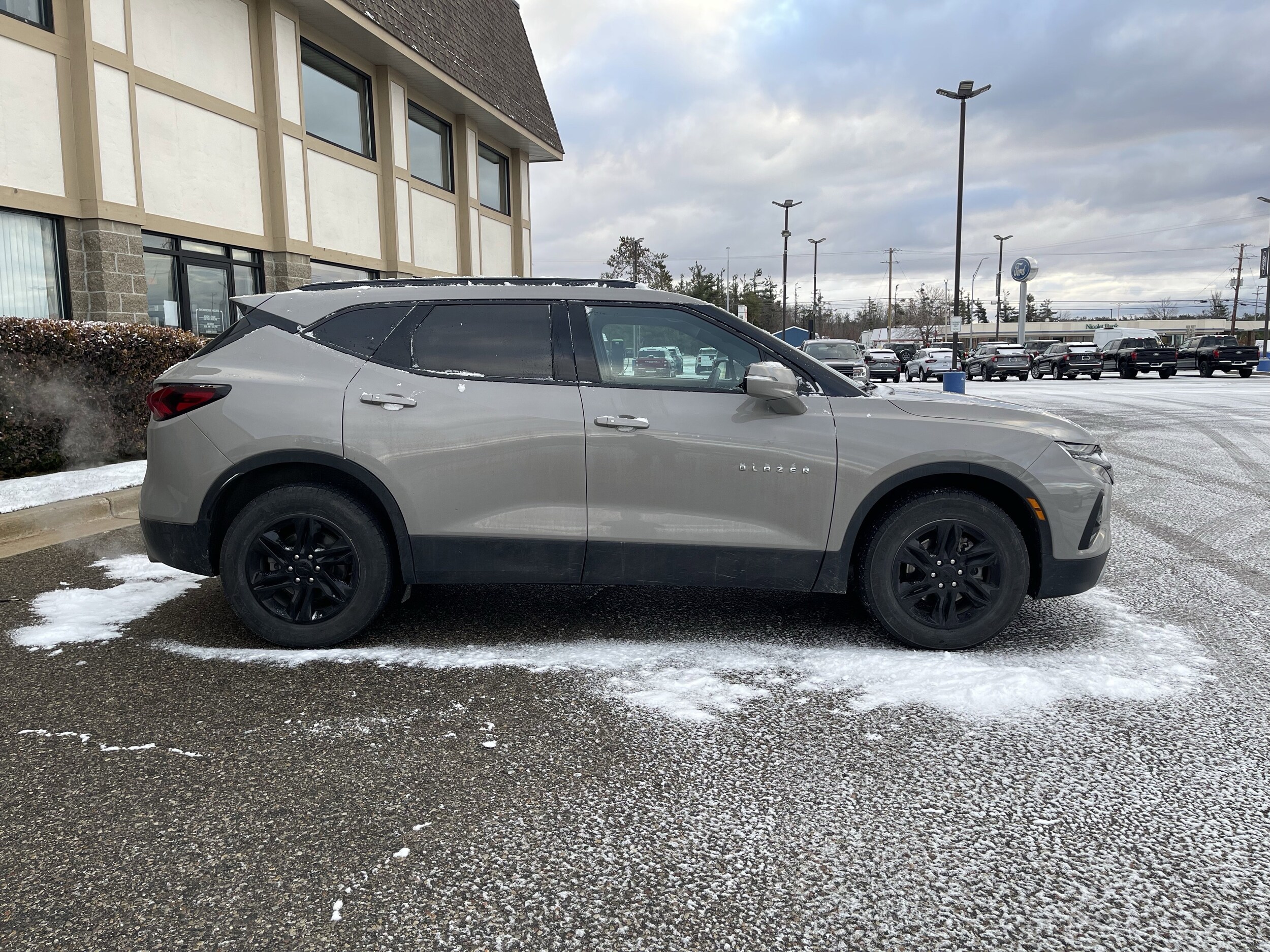 2021 Chevrolet Blazer 2LT photo 2
