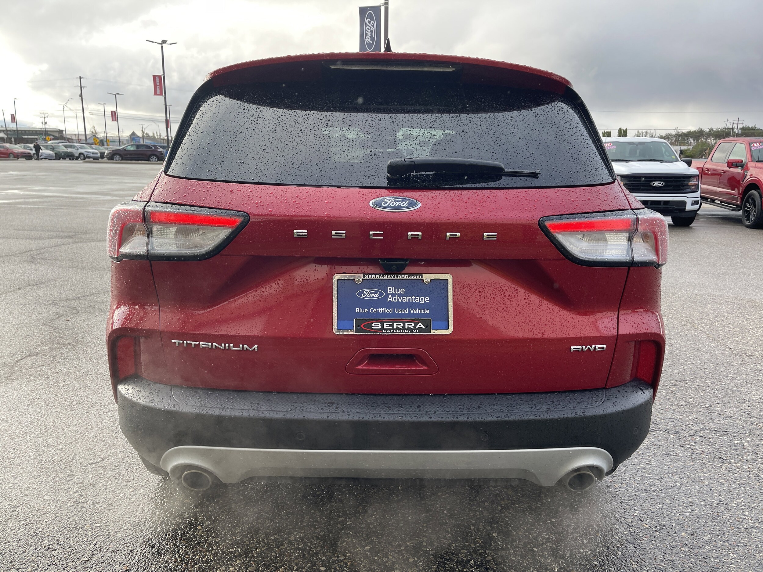 2022 Ford Escape Titanium photo 2