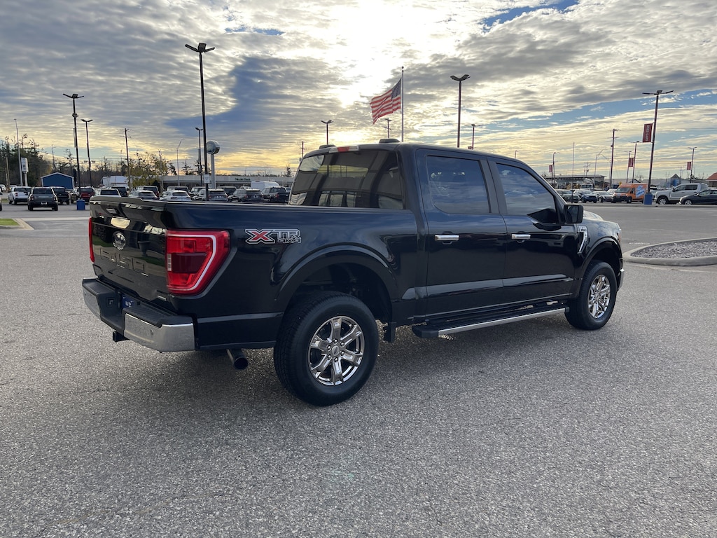 2021 Ford F-150 XLT photo 2