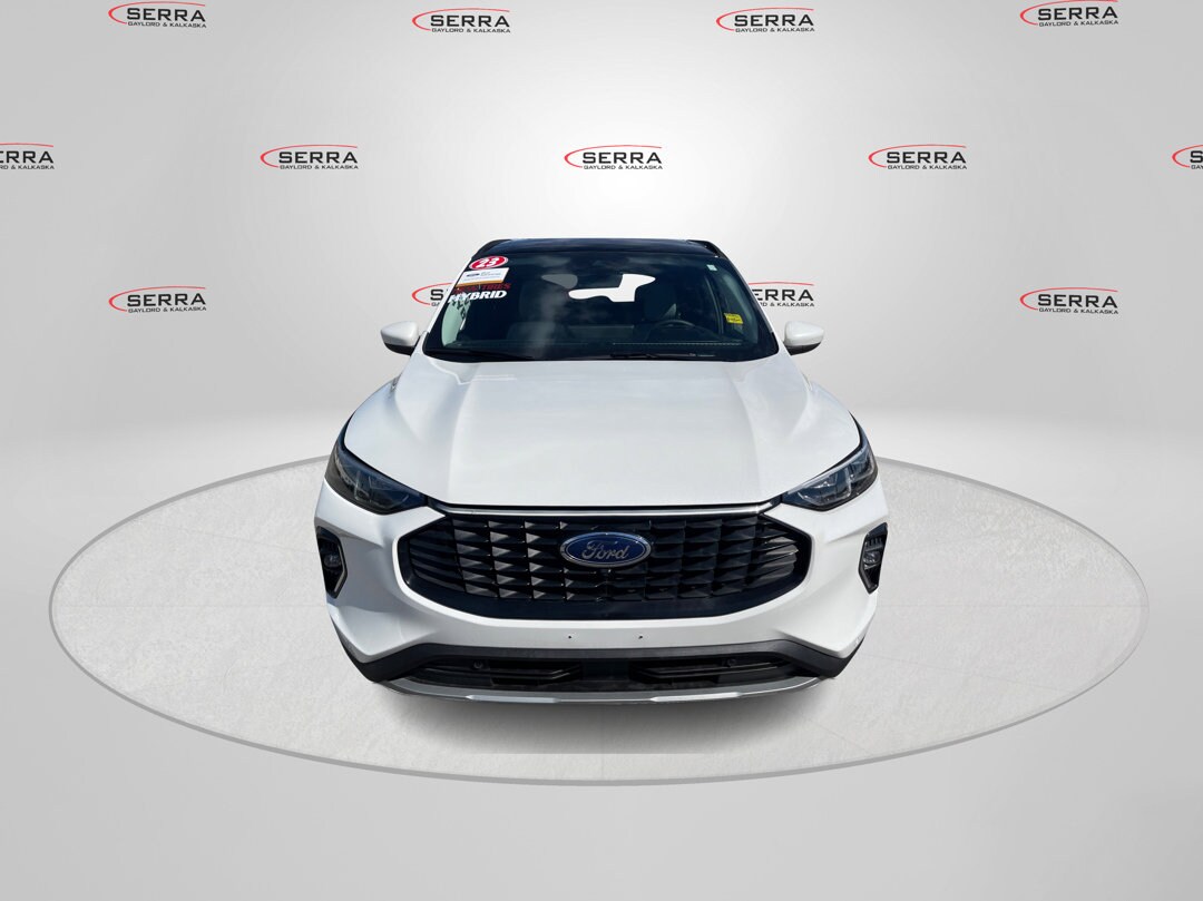 2023 Ford Escape Platinum Hybrid photo 2