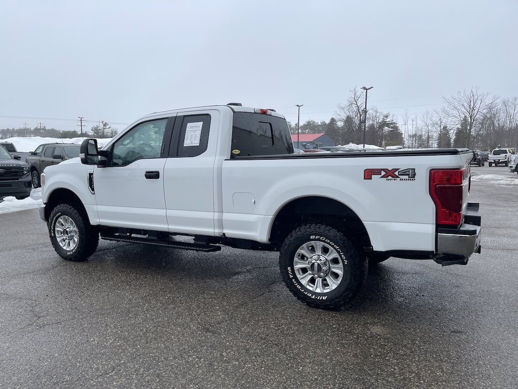 2022 Ford F-350 XLT photo 3