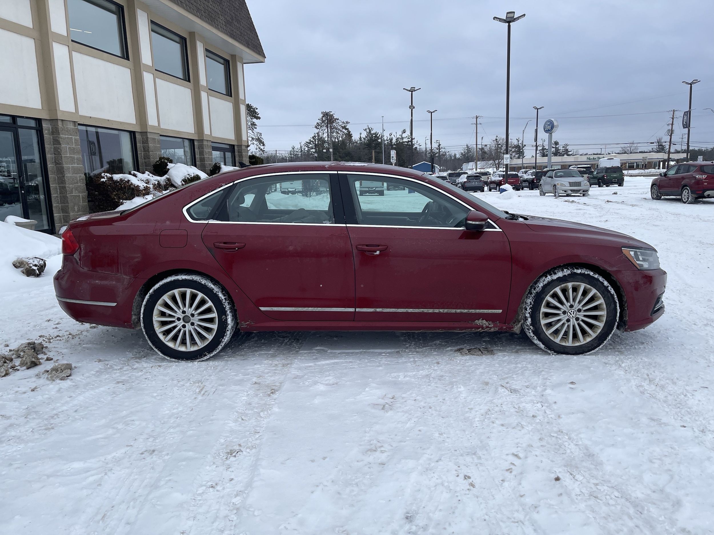 Used 2016 Volkswagen Passat SE with VIN 1VWBT7A38GC043489 for sale in Gaylord, MI
