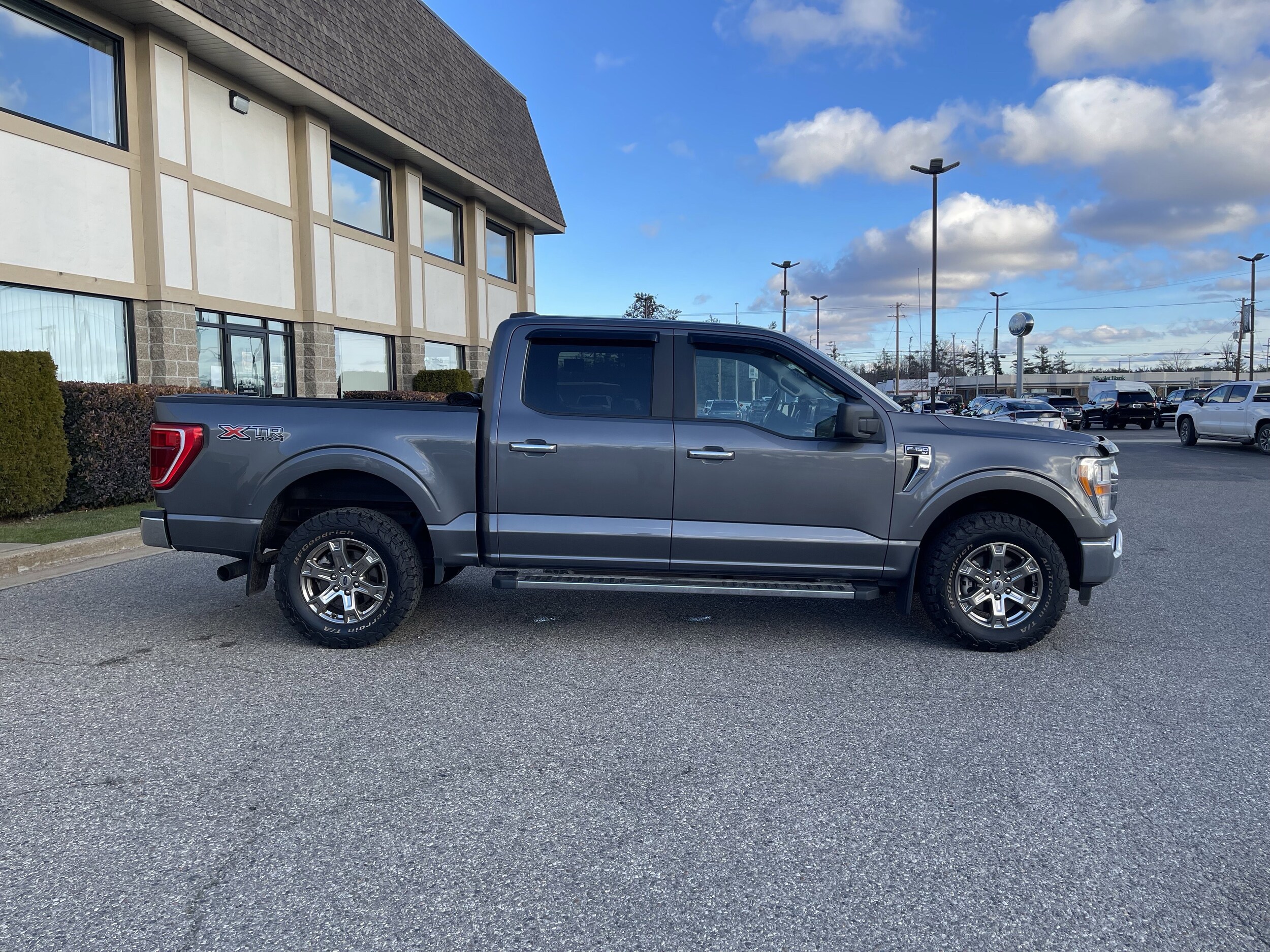 2021 Ford F-150 XLT photo 2
