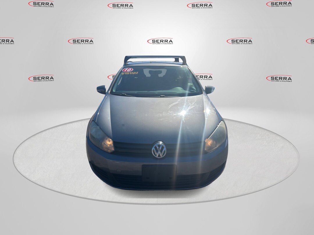 2010 Volkswagen Golf photo 2