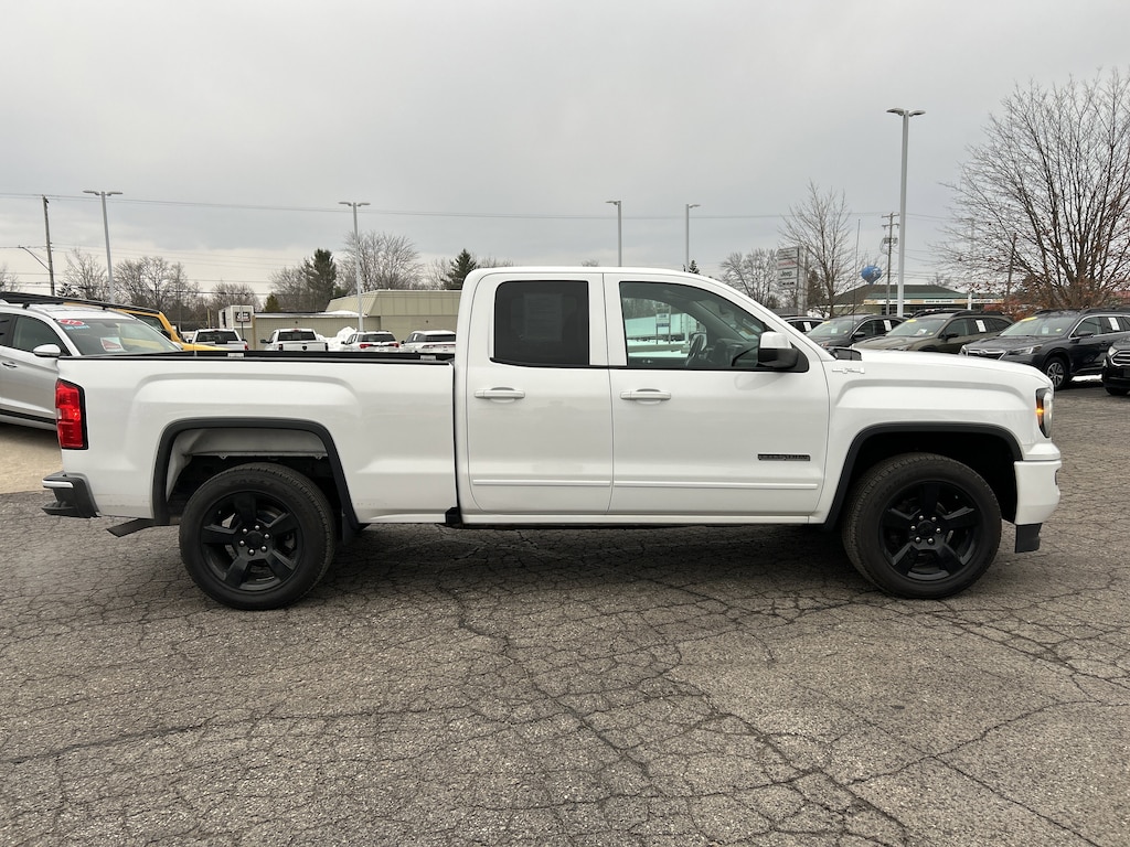 2017 Gmc Sierra Base photo 2