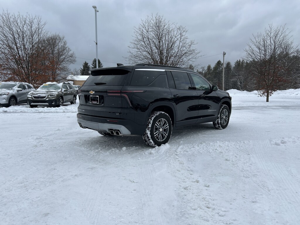Used 2024 Chevrolet Traverse AWD LT LT w/2LT