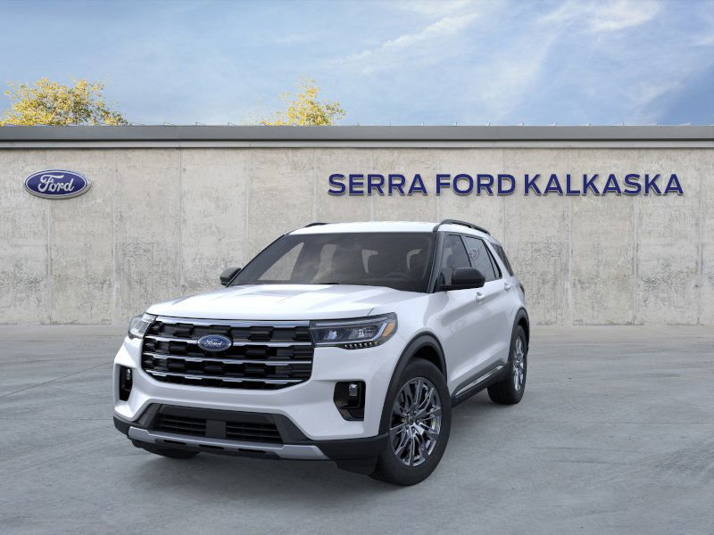 2025 Ford Explorer photo 2