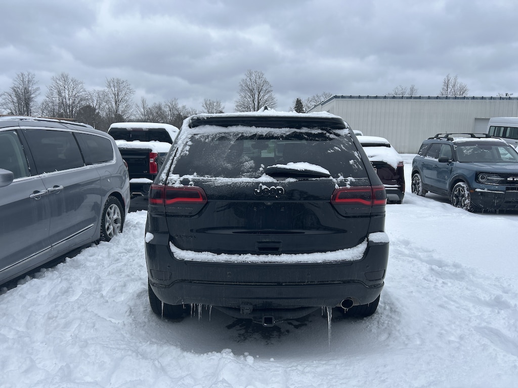 2018 Jeep Grand Cherokee Altitude photo 3