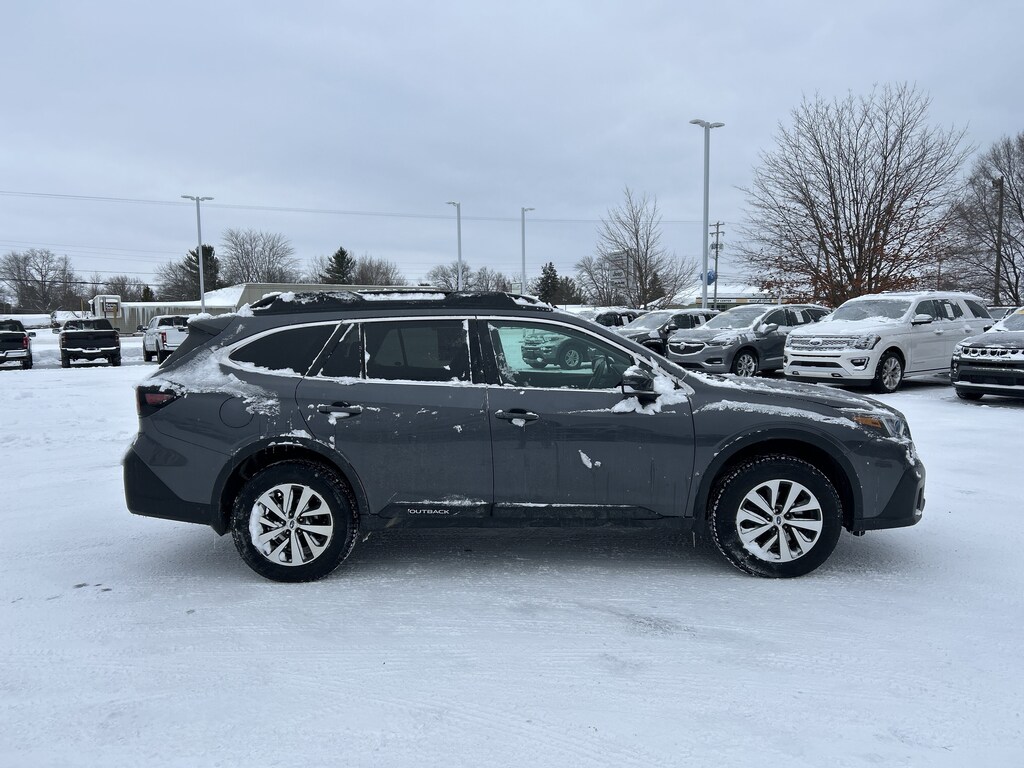 2021 Subaru Outback Premium photo 2