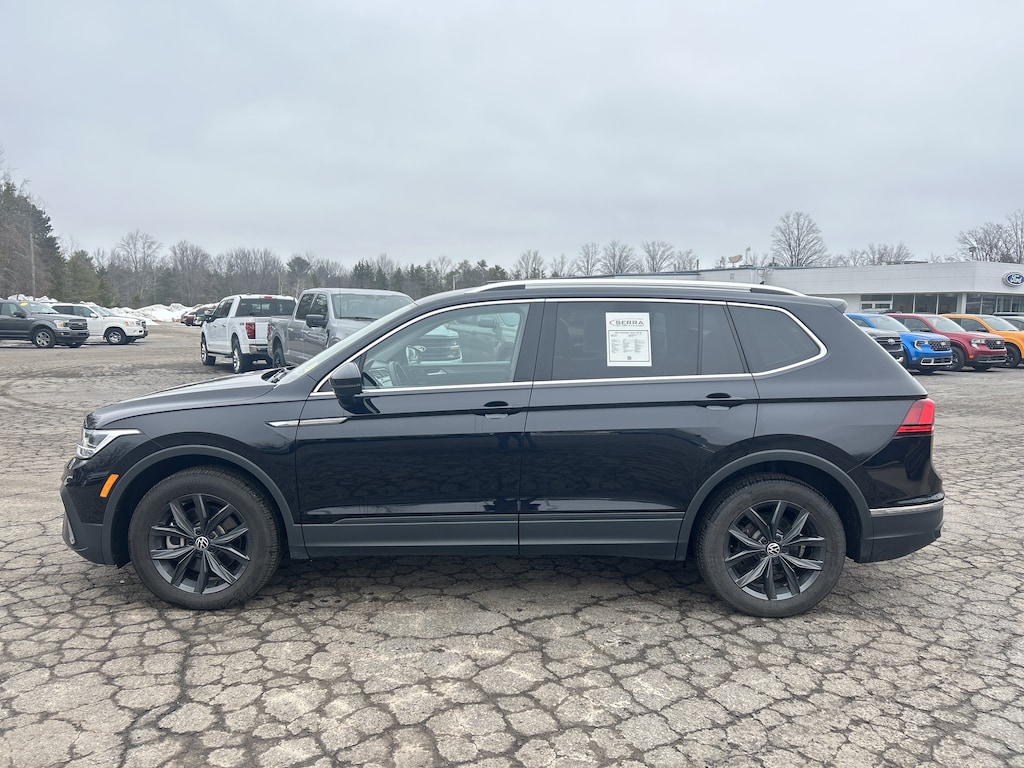 2024 Volkswagen Tiguan SE Wolfsburg Edition photo 3