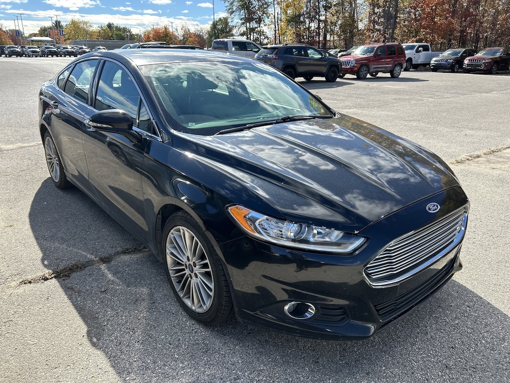 Used 2015 Ford Fusion SE Sedan