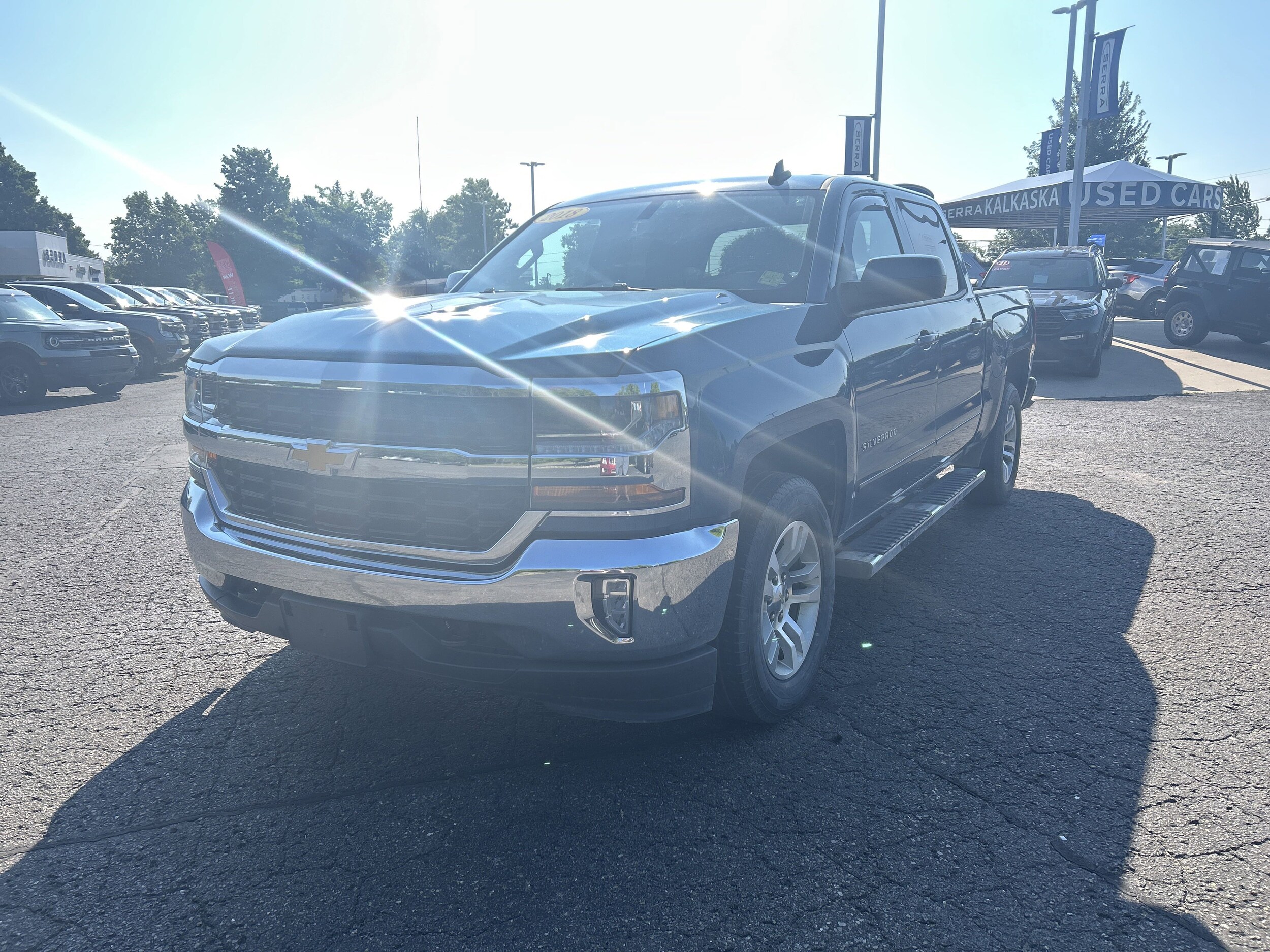 2018 Chevrolet Silverado 1500 LT photo 3