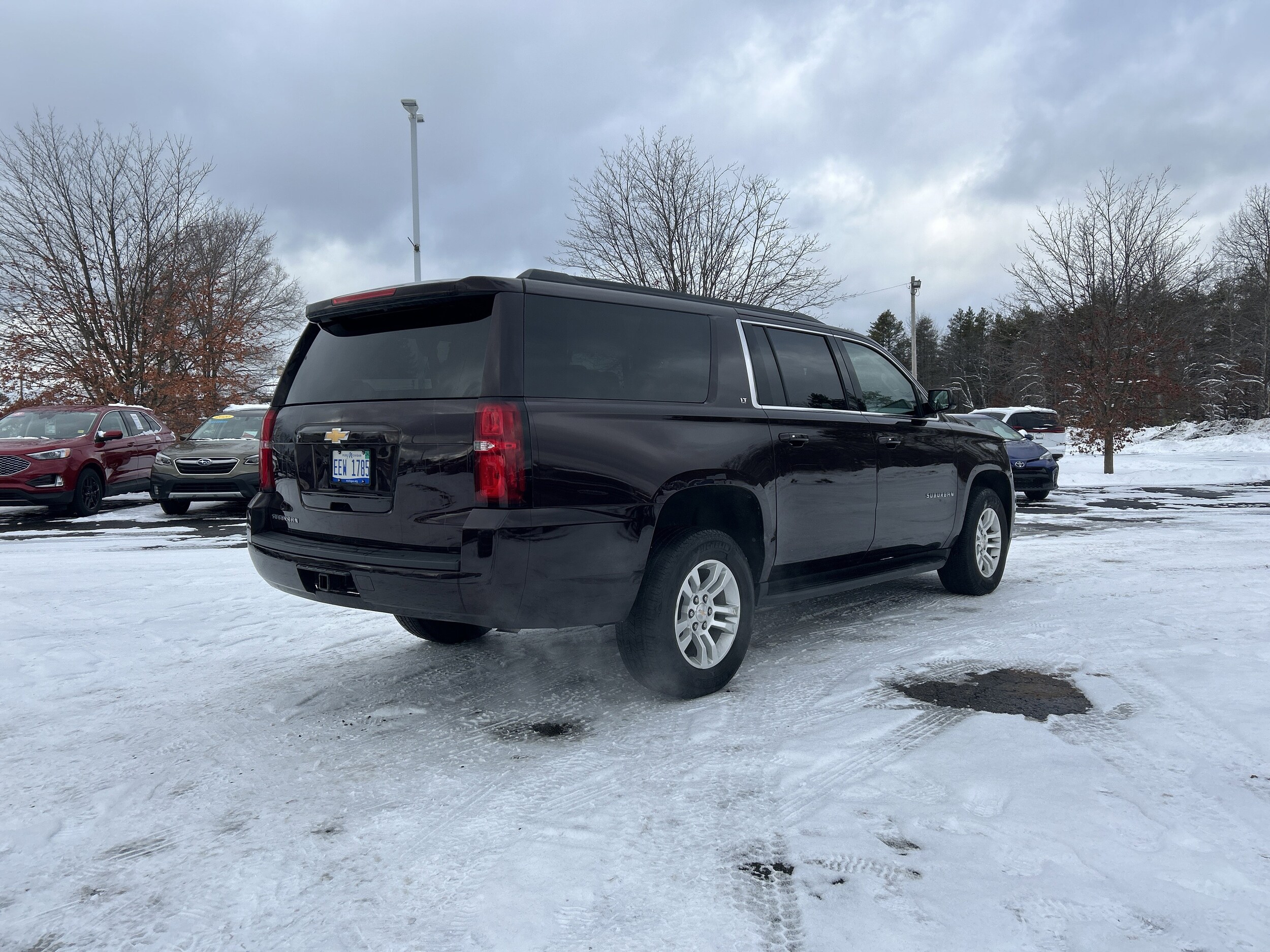 2020 Chevrolet Suburban LT photo 2