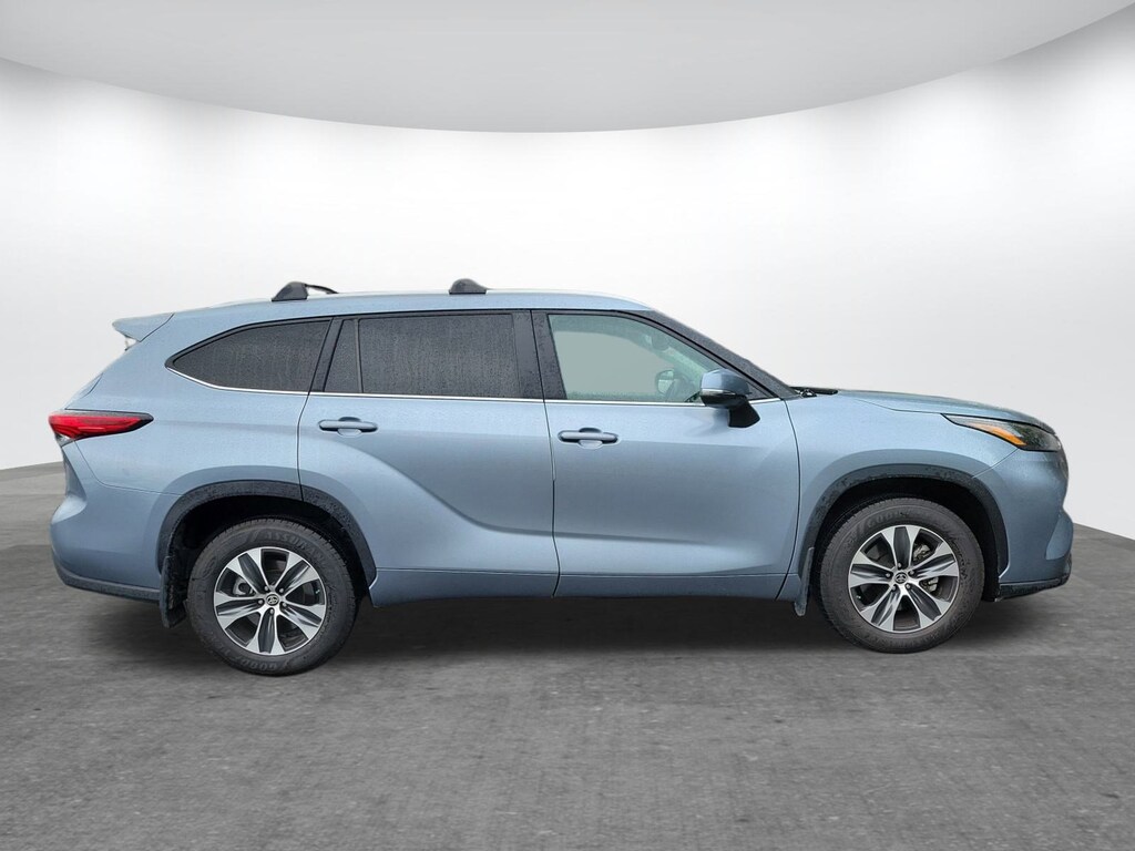 Used 2023 Toyota Highlander XLE SUV