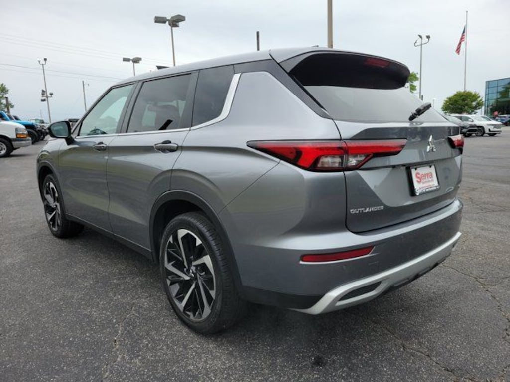 Used 2024 Mitsubishi Outlander SE SUV