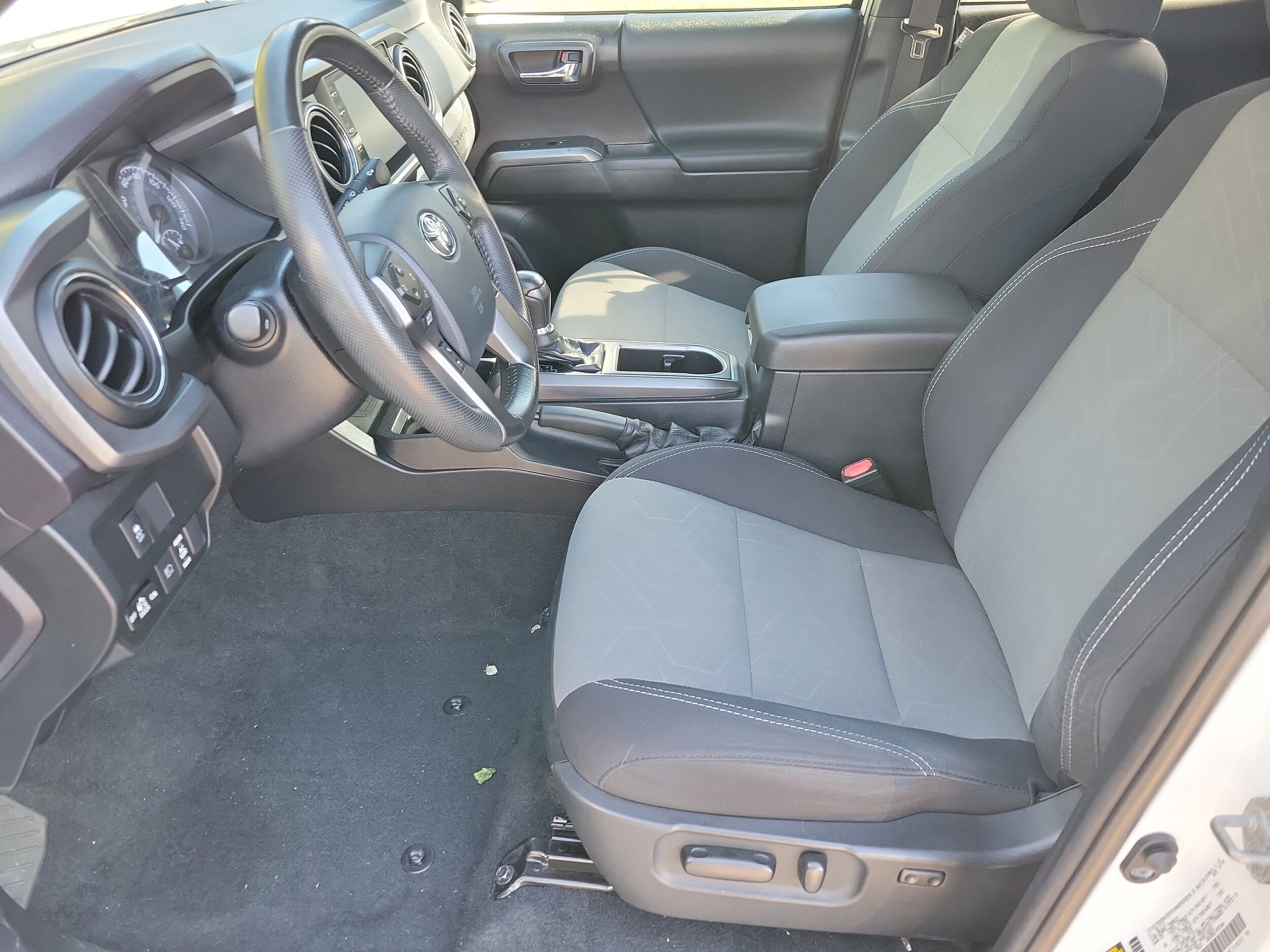 2020 Toyota Tacoma TRD Sport V6 photo 3