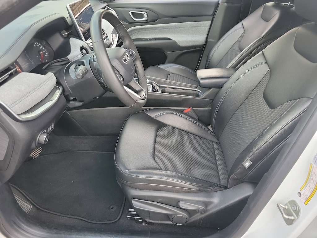 Used 2024 Jeep Compass Latitude SUV