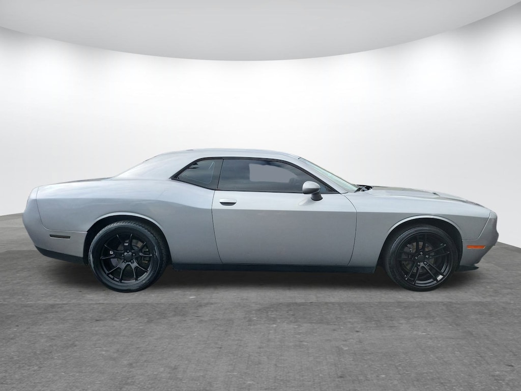 Used 2017 Dodge Challenger SXT Coupe