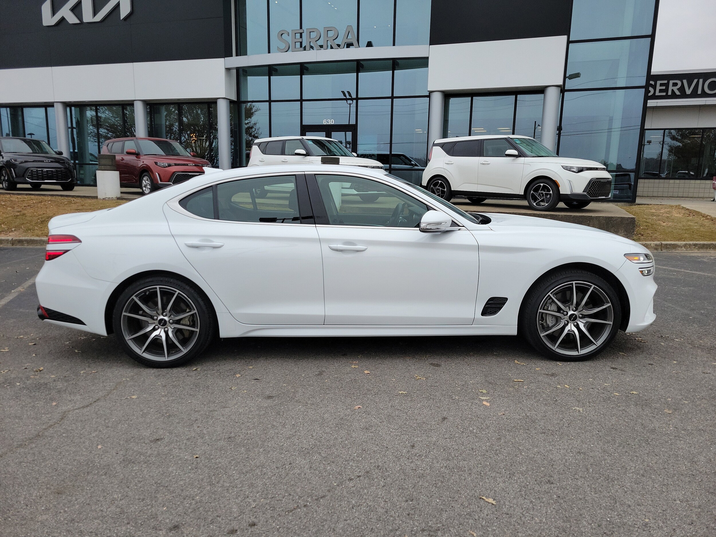 2025 Genesis G70 2.5T photo 2