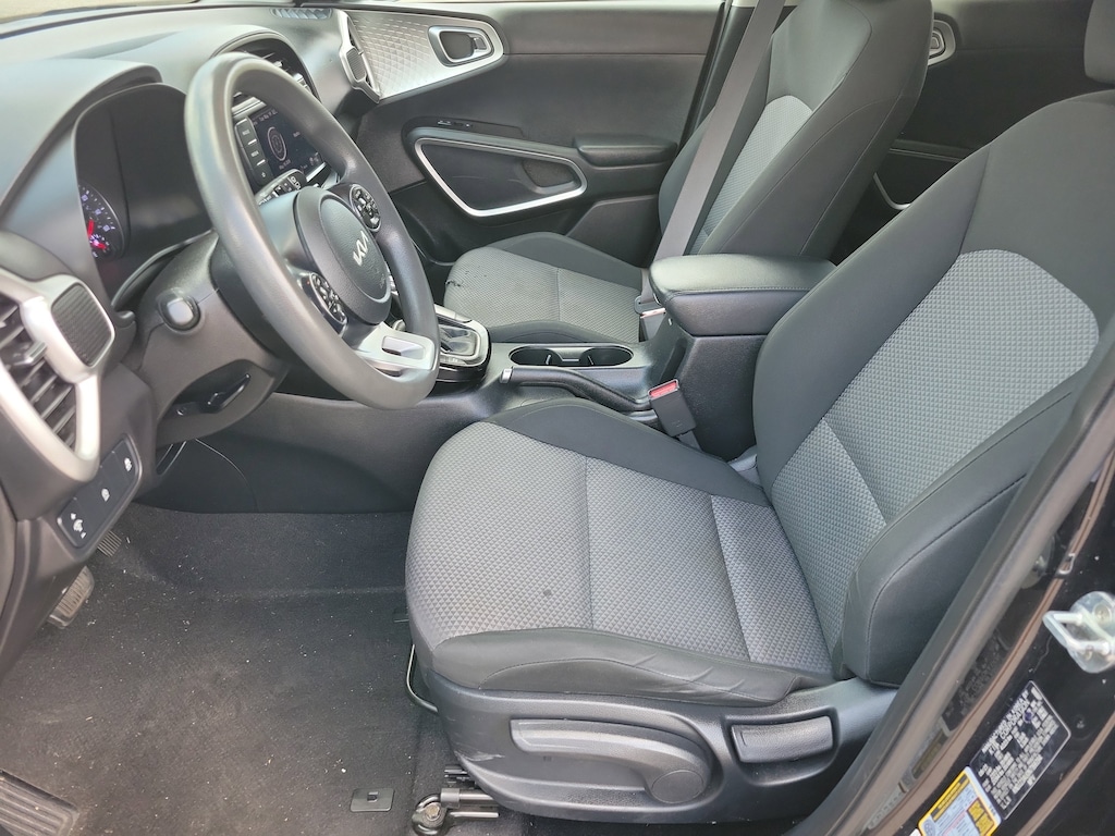 Used 2022 Kia Soul LX Hatchback