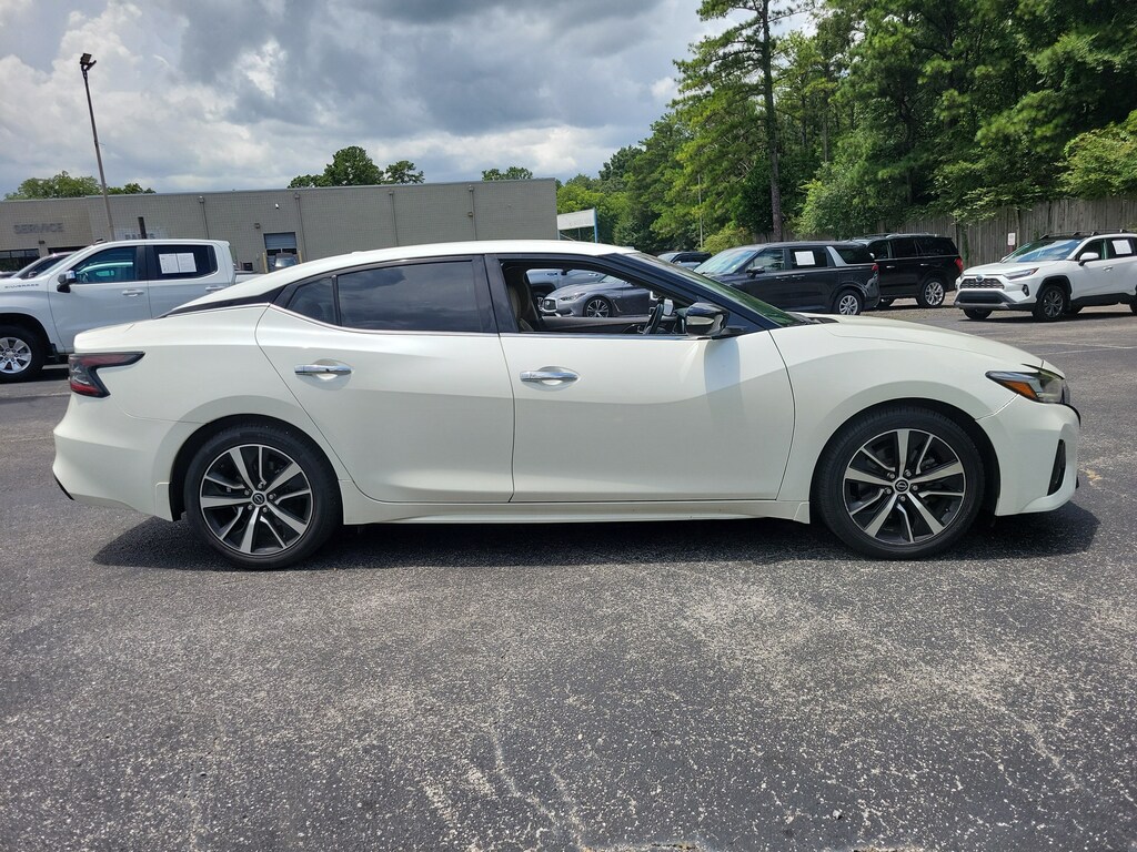 Used 2023 Nissan Maxima SV Sedan