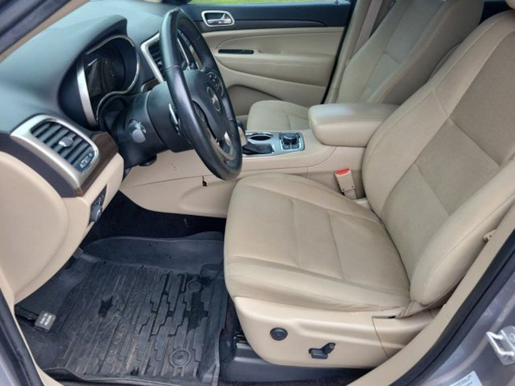 Used 2017 Jeep Grand Cherokee Laredo 4x4 SUV