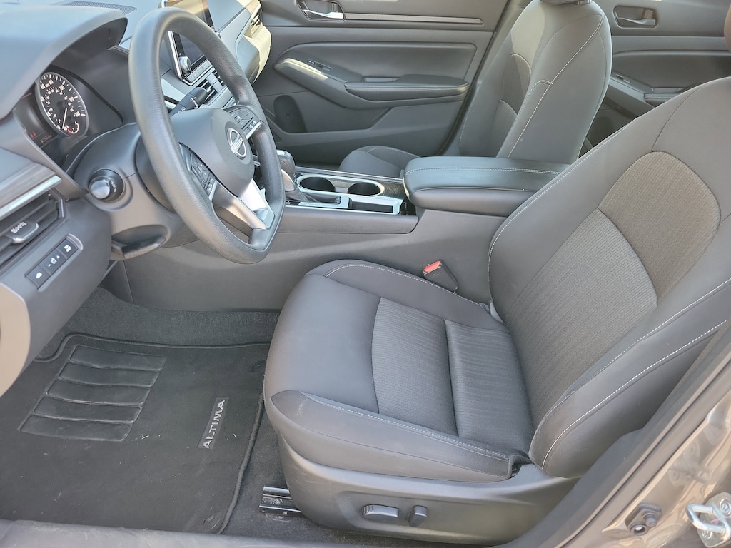 Used 2024 Nissan Altima 2.5 SV Sedan