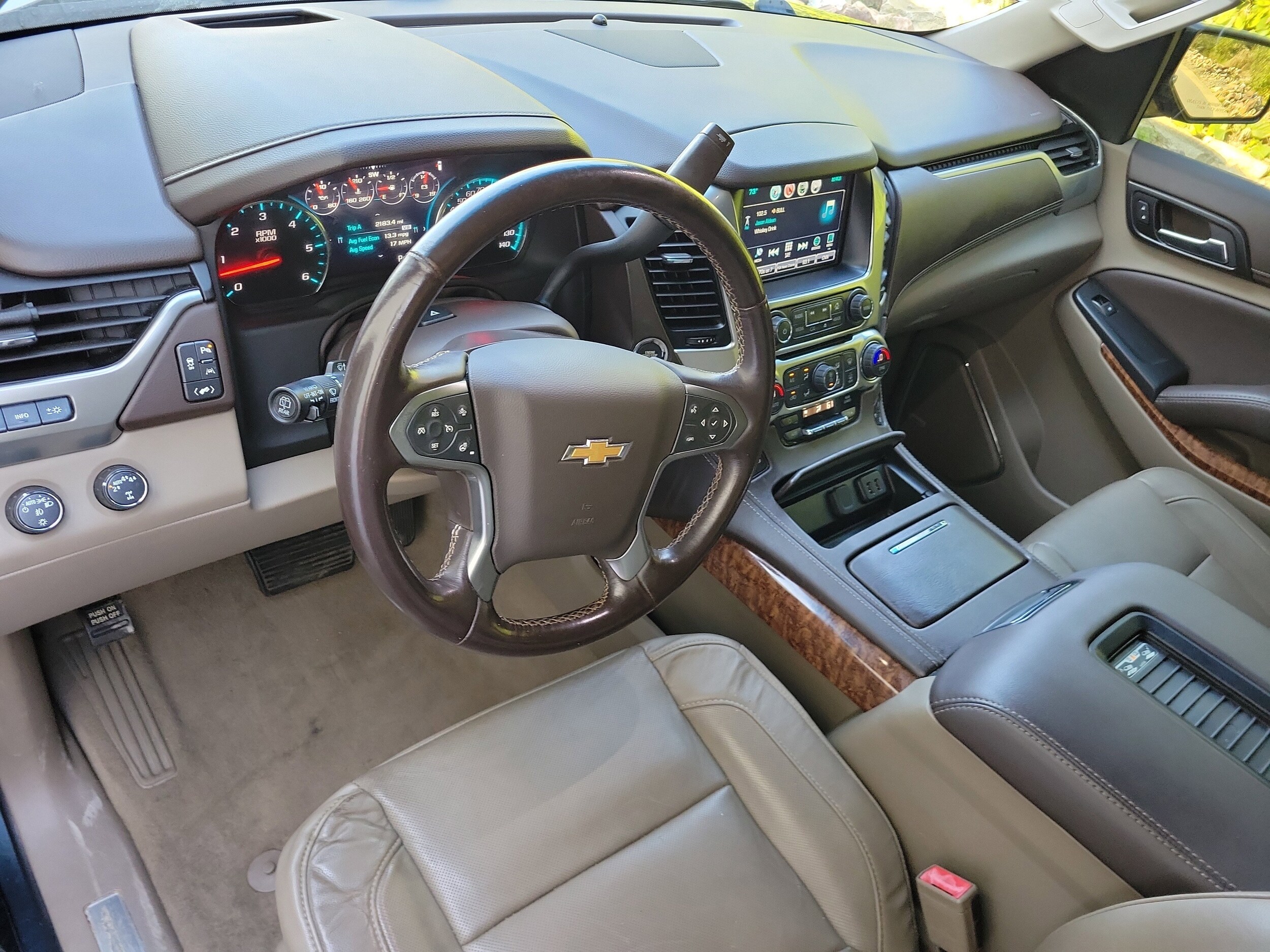 2019 Chevrolet Tahoe Premier photo 2