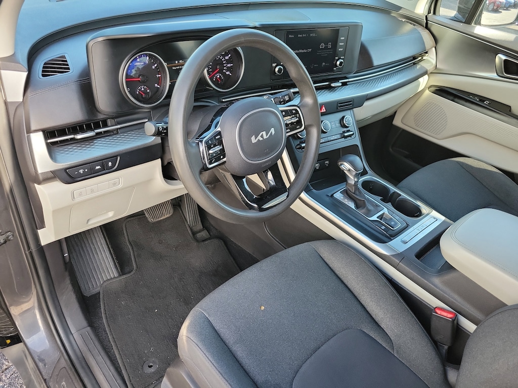 Used 2023 Kia Carnival LX MPV