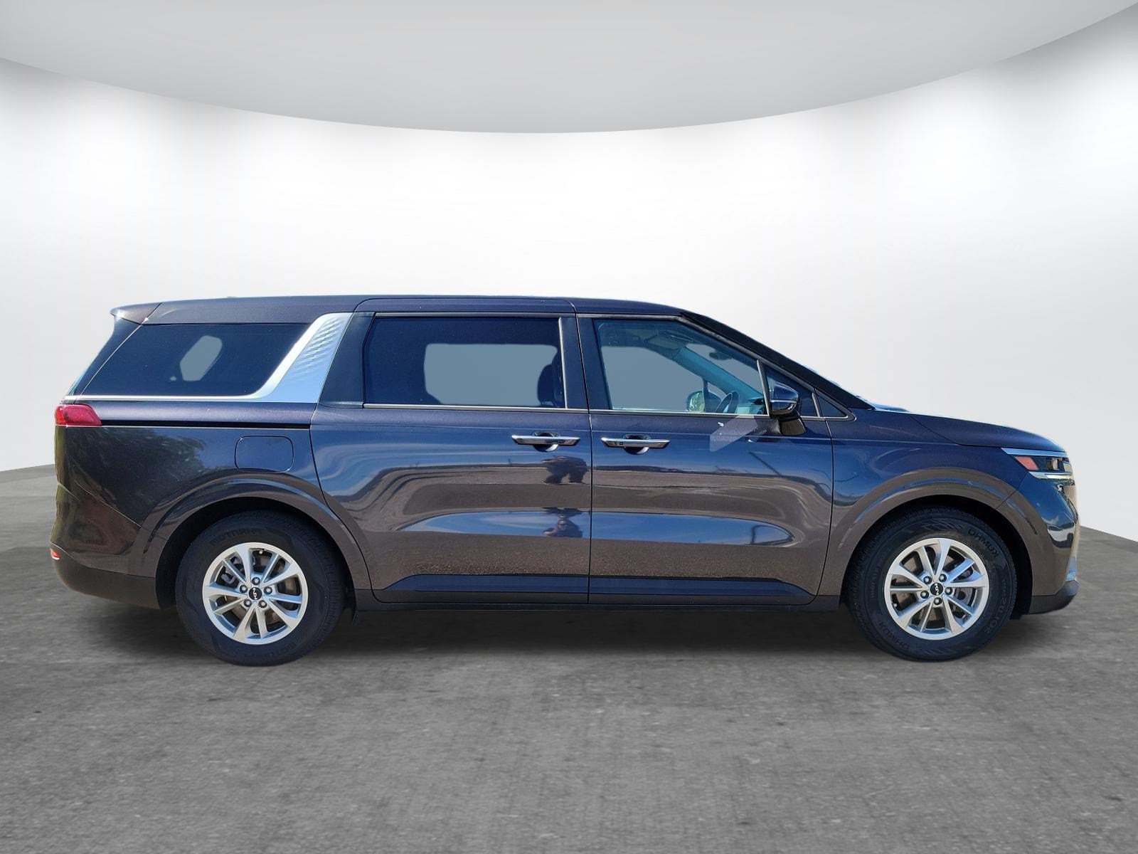 2023 Kia Carnival LX - Photo 6