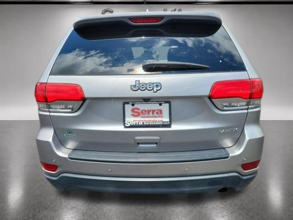 Used 2018 Jeep Grand Cherokee Laredo RWD SUV
