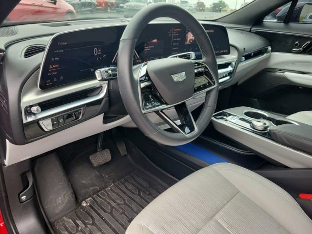 Used 2024 CADILLAC LYRIQ Luxury SUV
